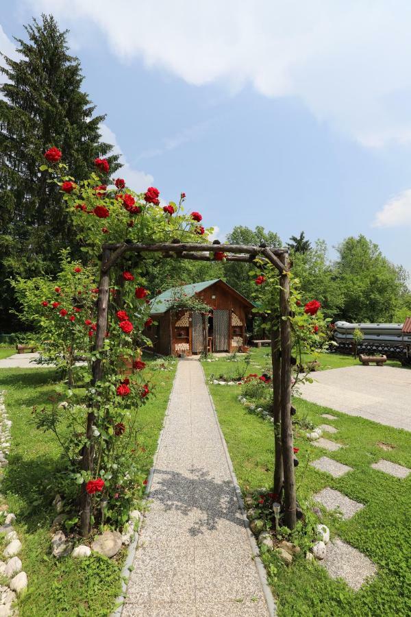 Adventure Cottage With Pool And Big Garden Μπλεντ Εξωτερικό φωτογραφία