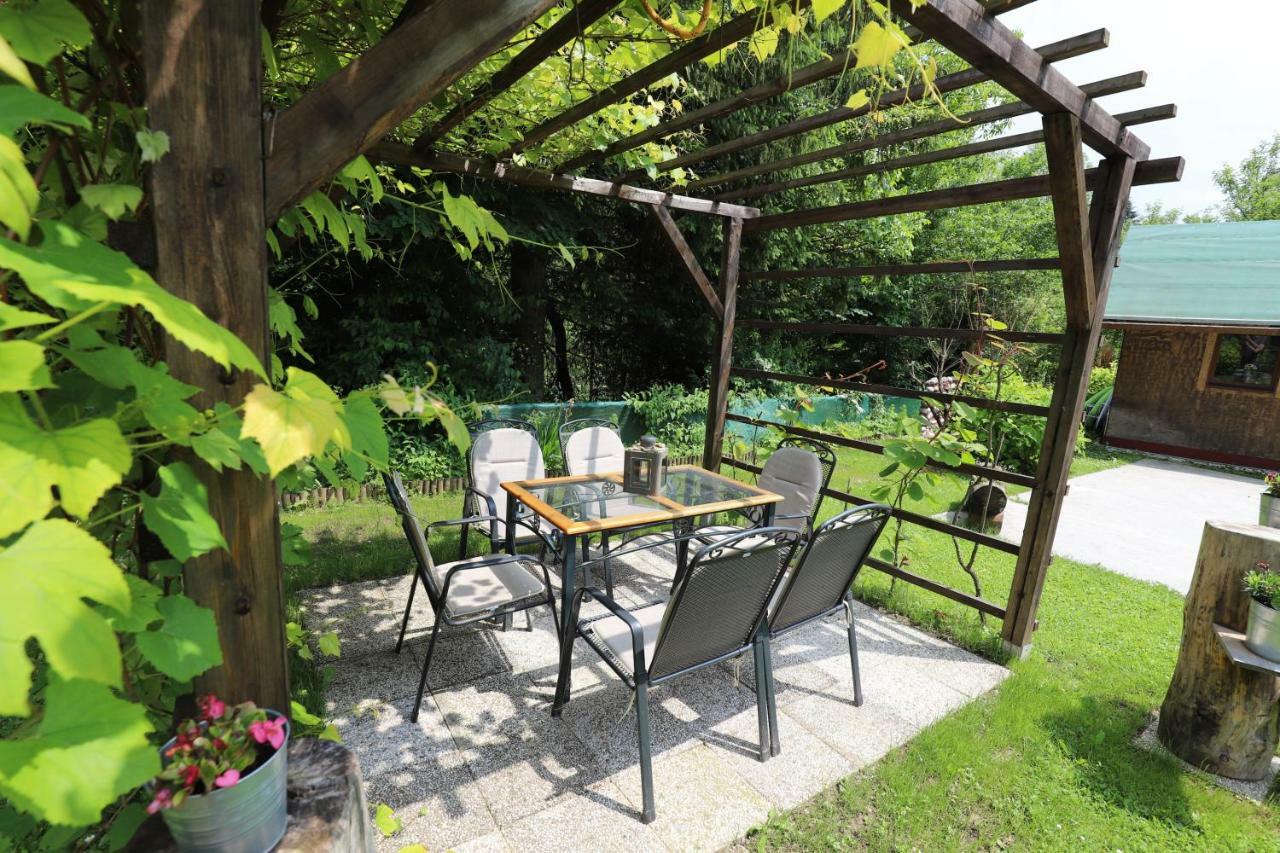 Adventure Cottage With Pool And Big Garden Μπλεντ Εξωτερικό φωτογραφία